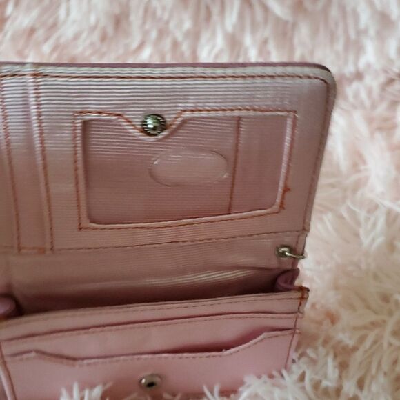 Liz Claiborne Small Wallet - Picture 6 of 8